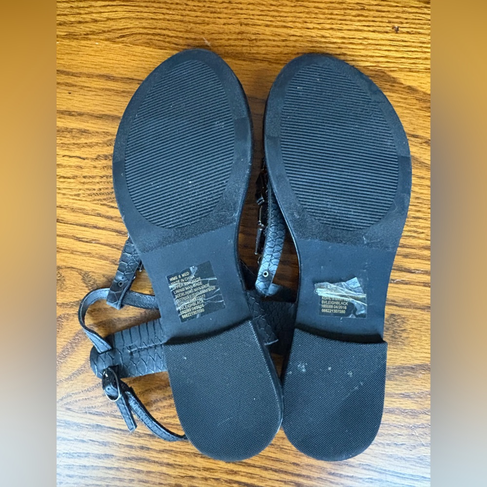 Sandals - Picture 4 of 4